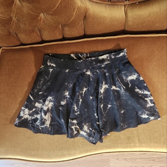 Bleach-dyed Dark Brown UK2LA shorts, Large - Picture 1 of 7